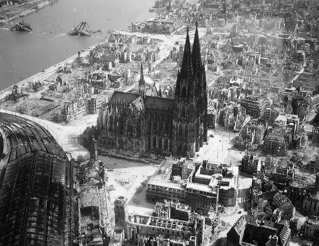 Cologne cathedral before boming